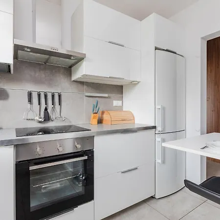 Superapart Nocznickiego 25